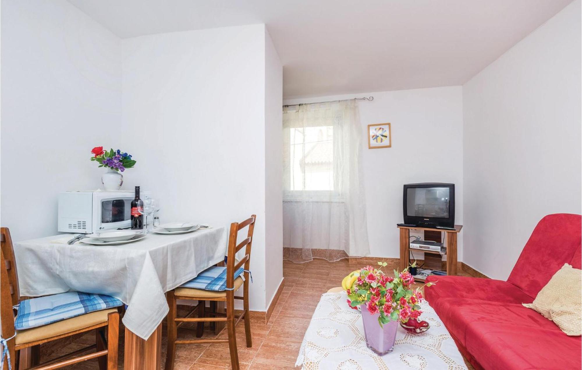 1 Bedroom Nice Apartment In Senj Senj  Bagian luar foto